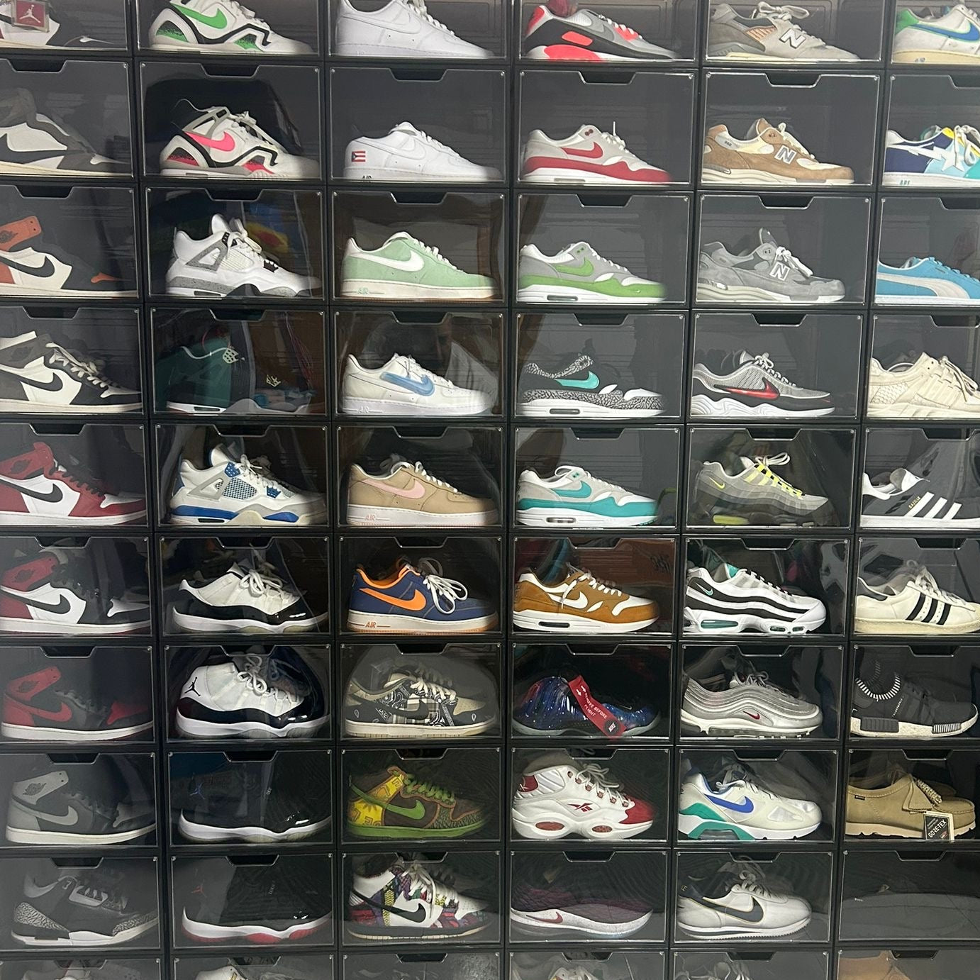Sneaker Box B (Black)